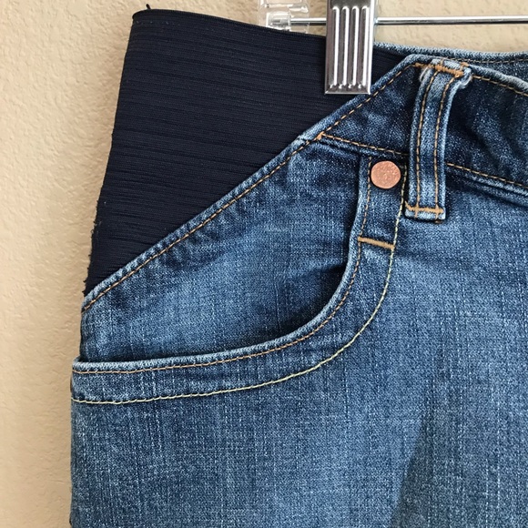 Old Navy Maternity Stretch Jean Bermuda Shorts 8 - Picture 2 of 9